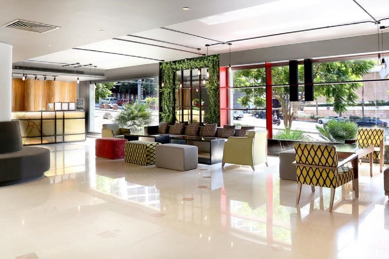 Monroe Hotel Beiroet Buitenkant foto